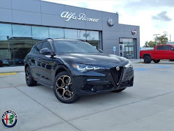 2025 Alfa Romeo Stelvio Intensa